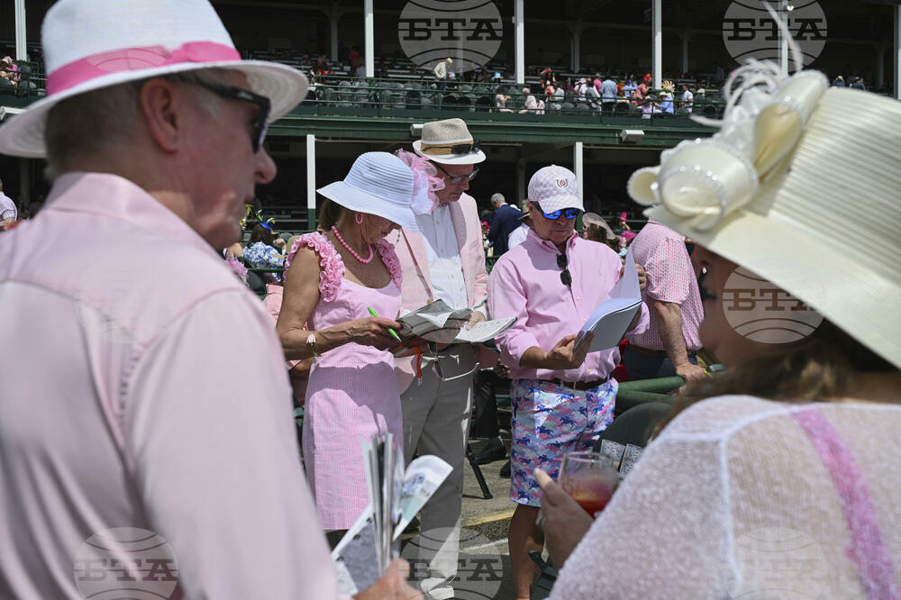Kentucky Oaks Horse Racing