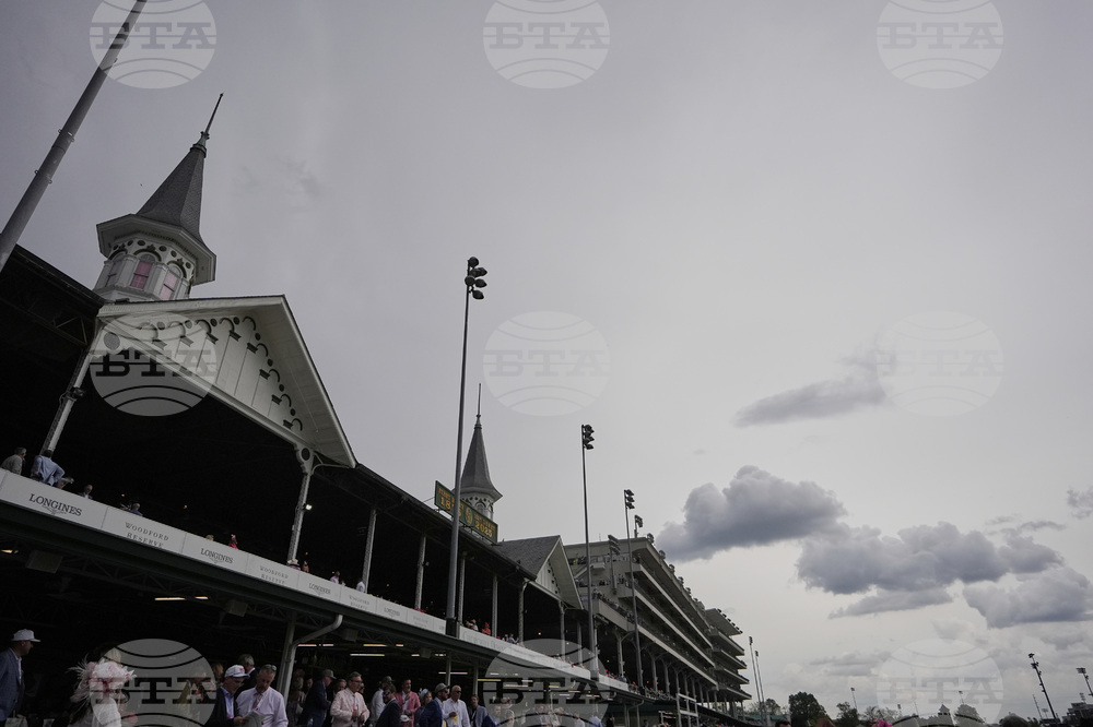 Kentucky Oaks Horse Racing