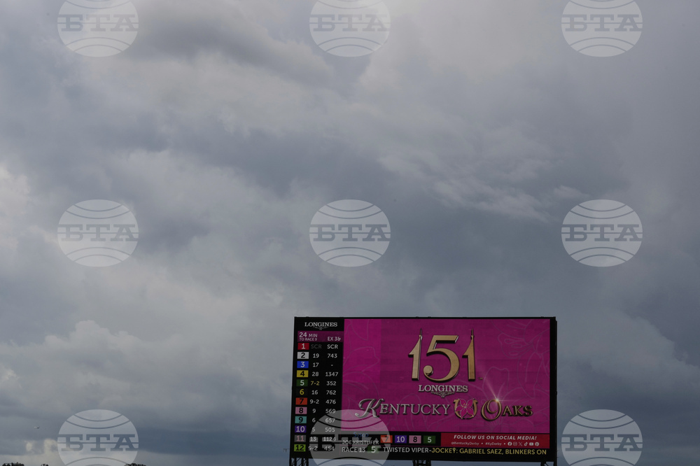 Kentucky Oaks Horse Racing