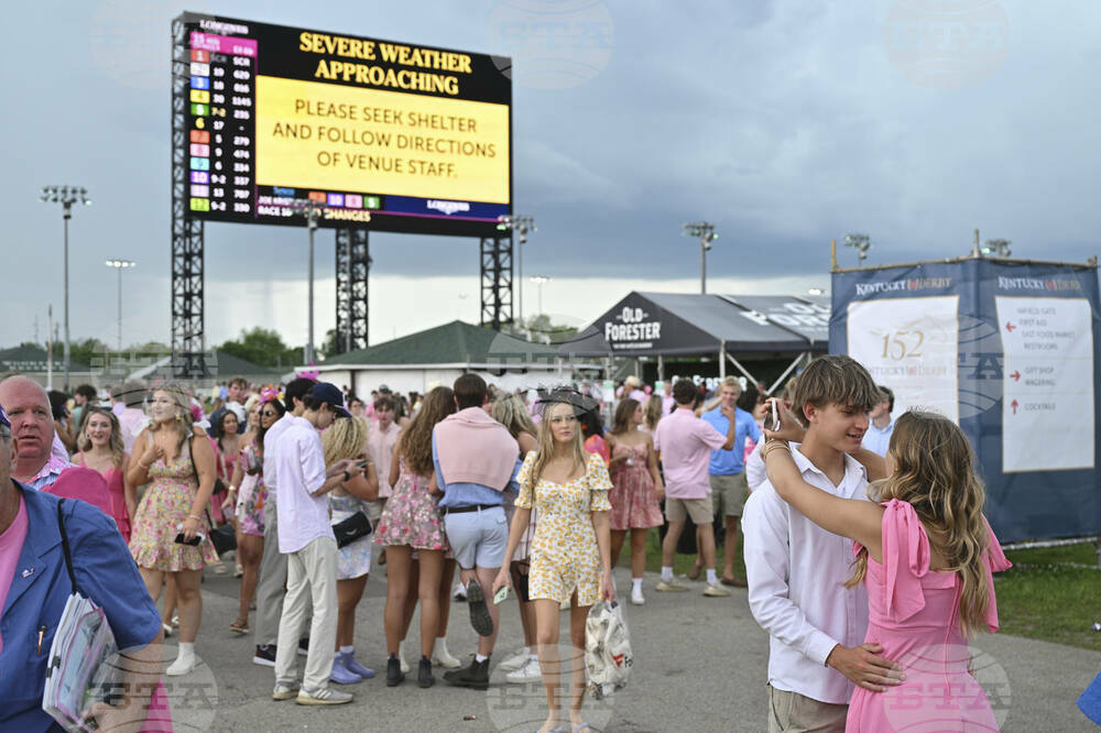 Kentucky Oaks Horse Racing