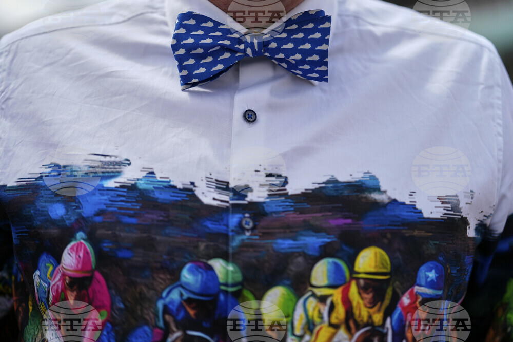 Kentucky Derby Horse Racing Fashion Photo Gallery