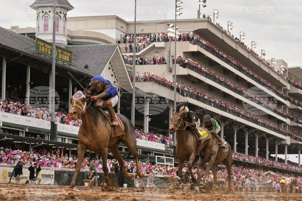 Kentucky Oaks Horse Racing