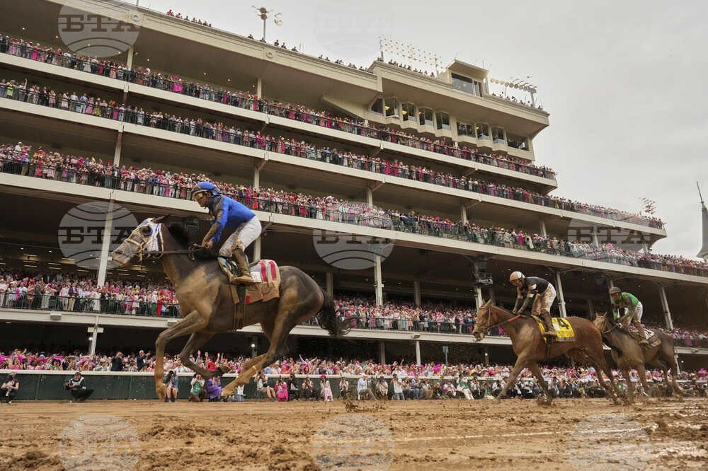 Kentucky Oaks Horse Racing