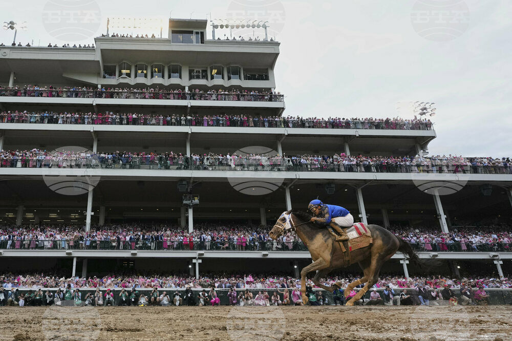 Kentucky Oaks Horse Racing