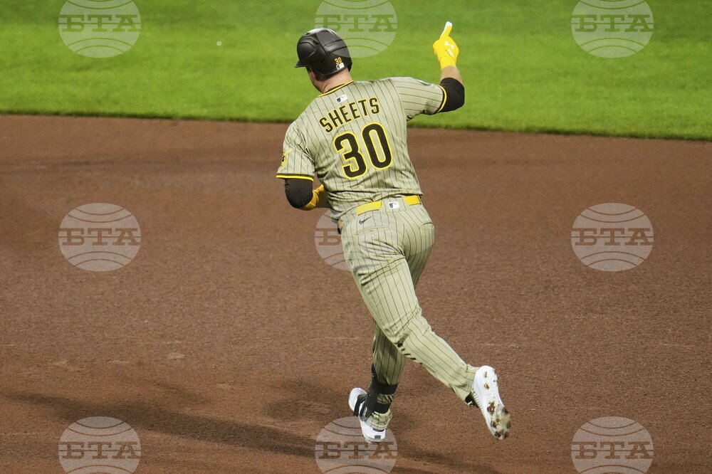 Padres Pirates Baseball