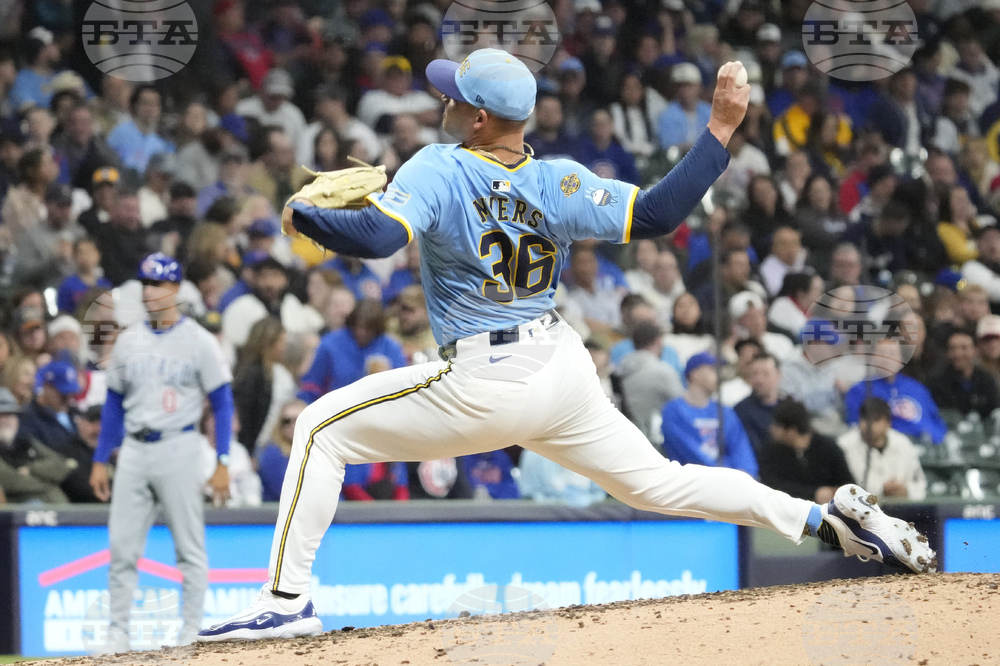 Cubs Brewers Baseball