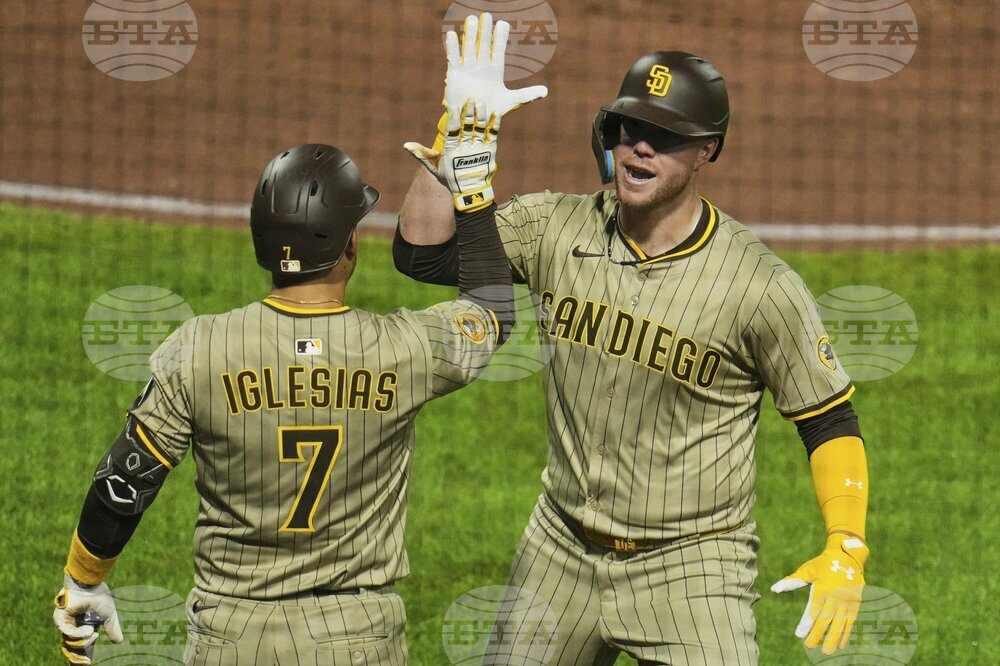 Padres Pirates Baseball