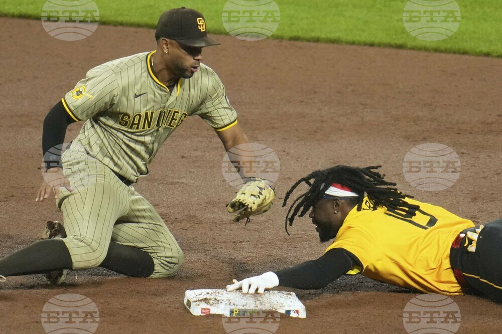 Padres Pirates Baseball