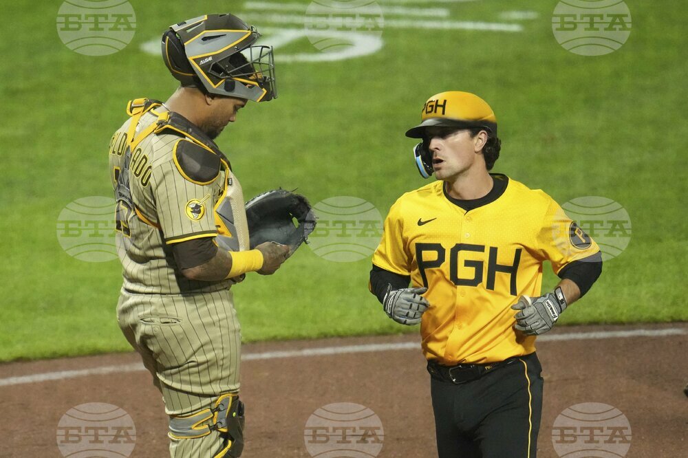 Padres Pirates Baseball