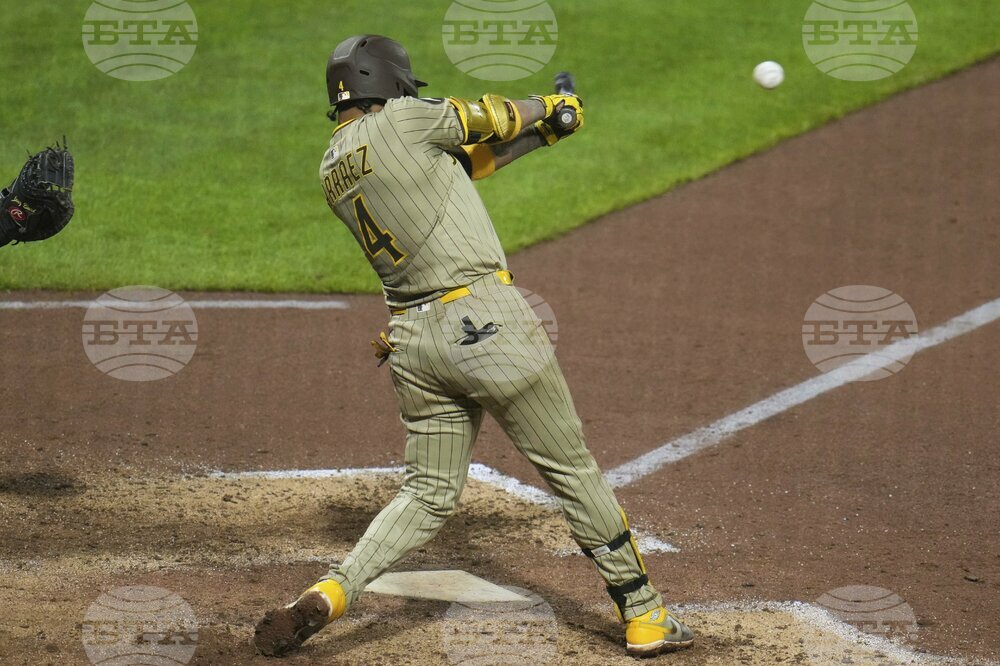 Padres Pirates Baseball