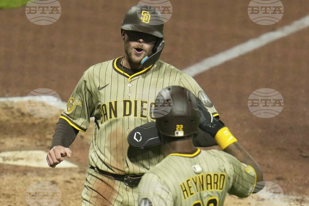 Padres Pirates Baseball