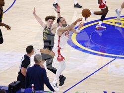 Rockets Warriors Basketball