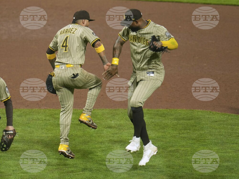 Padres Pirates Baseball