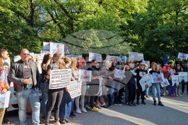 Пловдив - протест - дете - клиника
