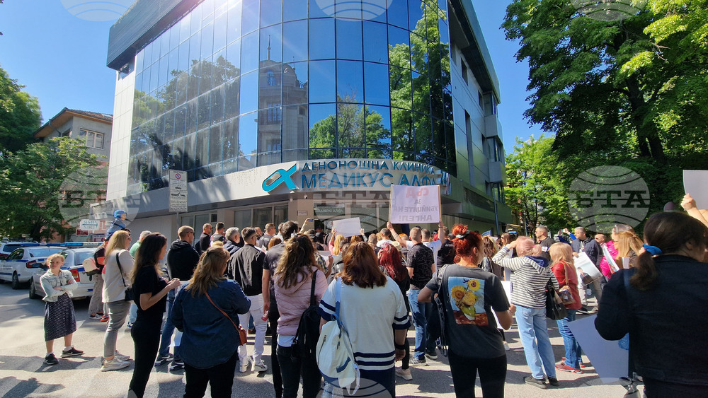 Продължителността на анестезията на 6-годишния Ангел е била обичайна, но са настъпили неочаквани усложнения, посочват от частната клиника в Пловдив