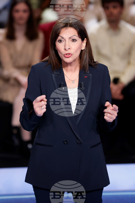 Кметът на Париж Ан Идалго каза, че няма да се кандидатира за преизбиране през 2026 г. 