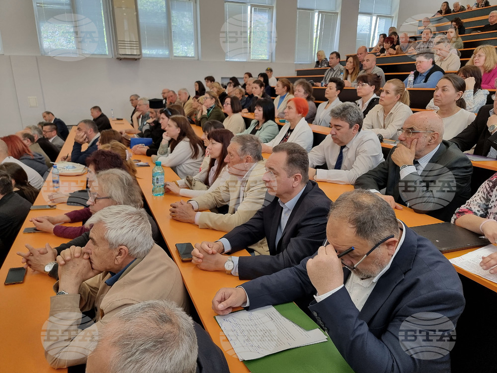 Най-тясната връзка на делото на Кирил и Методий е с кръщението и установяването на българска църква, каза доц. Дамянова