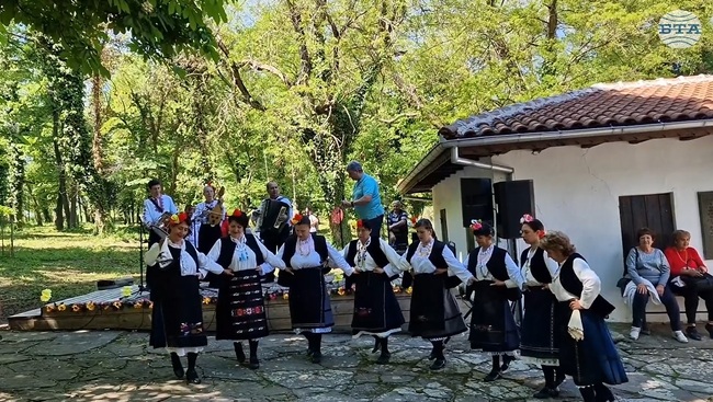 Празник на шареното яйце и козунака се състоя в свищовското село Горна Студена за втори път