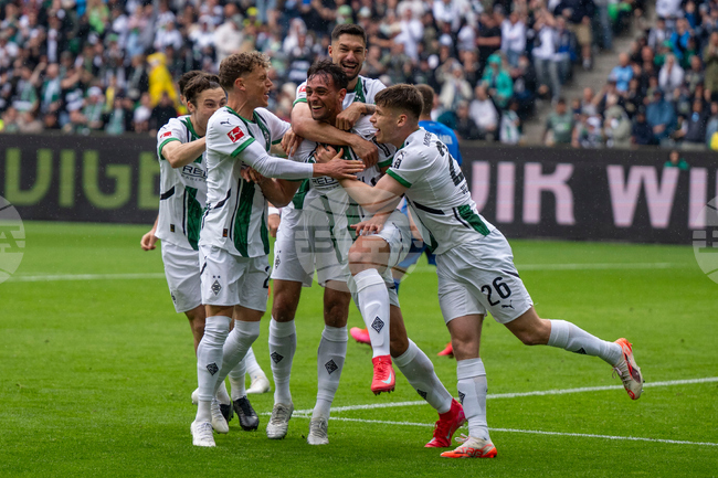 Легендата на Реал Мадрид Раул е получил предложение за треньорския пост в Борусия Мьонхенгладбах