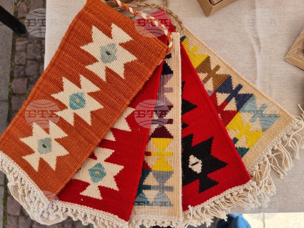 Творческо ателие за тъкане на чипровски килими организира Българското културно сдружение и читалище „Малката България” в Мюнстер