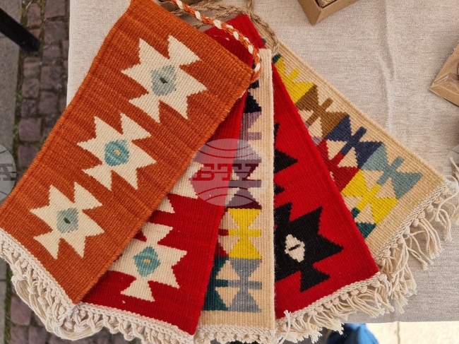 Творческо ателие за тъкане на чипровски килими организира Българското културно сдружение и читалище „Малката България” в Мюнстер