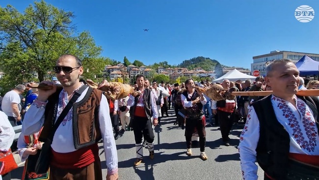 За десета година Златоград посрещна хиляди гости и туристи за празника на чевермето