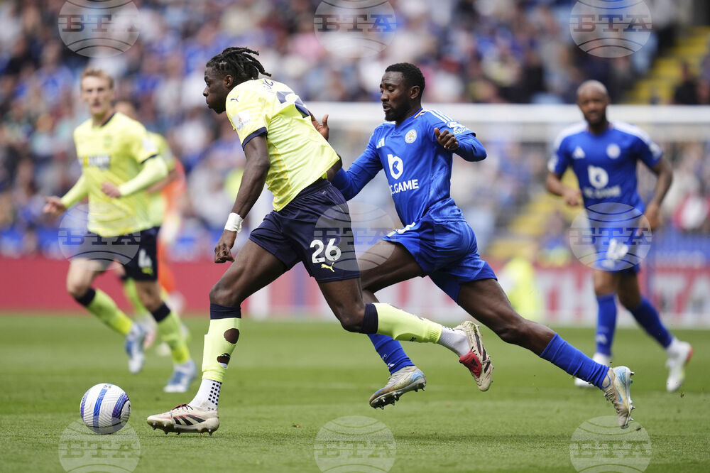 Челси продава халф на Бърнли