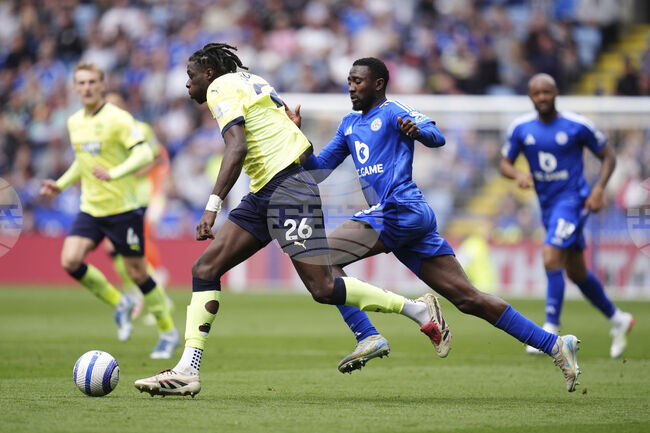 Челси продава халф на Бърнли