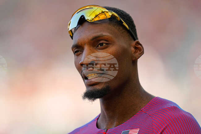 Американският спринтьор Фред Кърли е временно отстранен заради непредоставяне на информация за местонахождението му