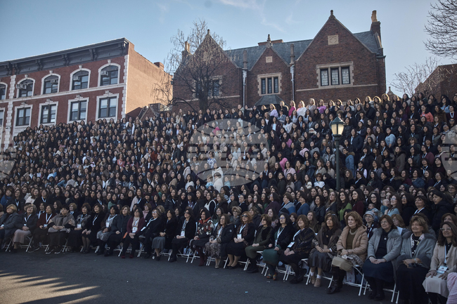Шофьор се вряза във входа на еврейски център в Ню Йорк, няма ранени