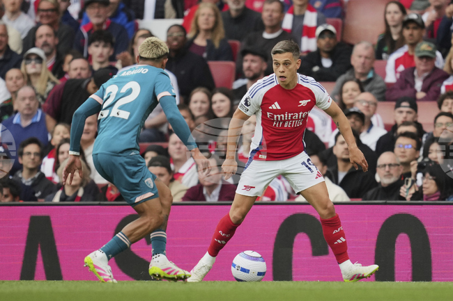 Борусия Дортмунд възнамерява да подпише с Тросар