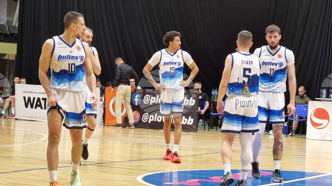 Николай Михайлов остава в Академик Бултекс 99 за още три години