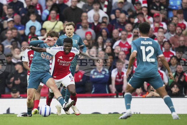 Арсенал допусна обрат срещу Борнемут при домакинството си във Висшата лига