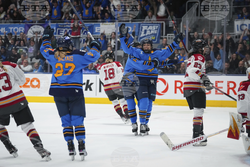 PWHL Charges Sceptres Hockey