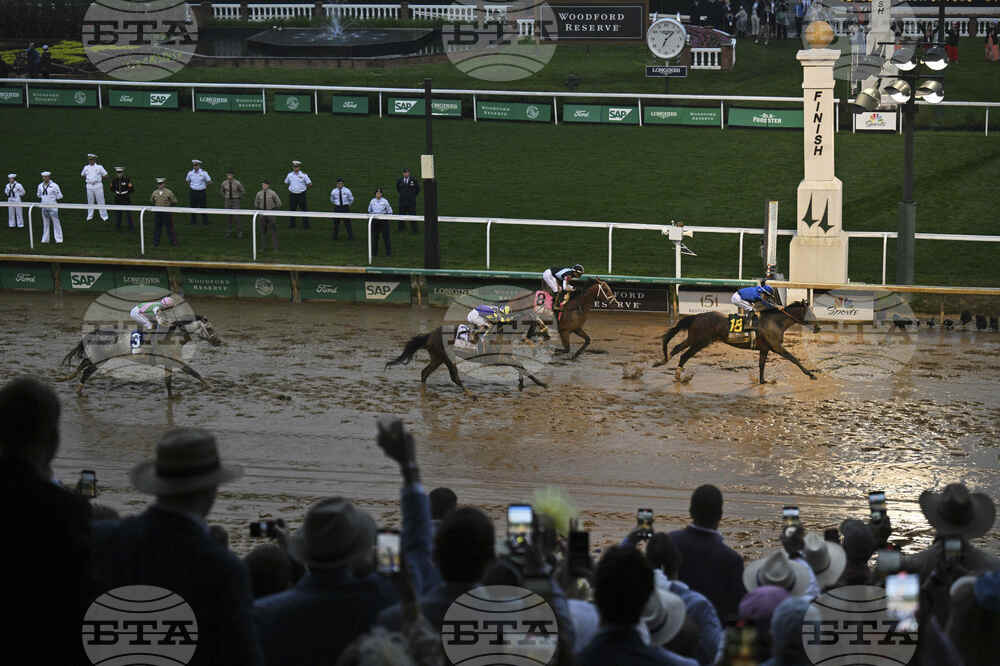 APTOPIX Kentucky Derby Horse Racing