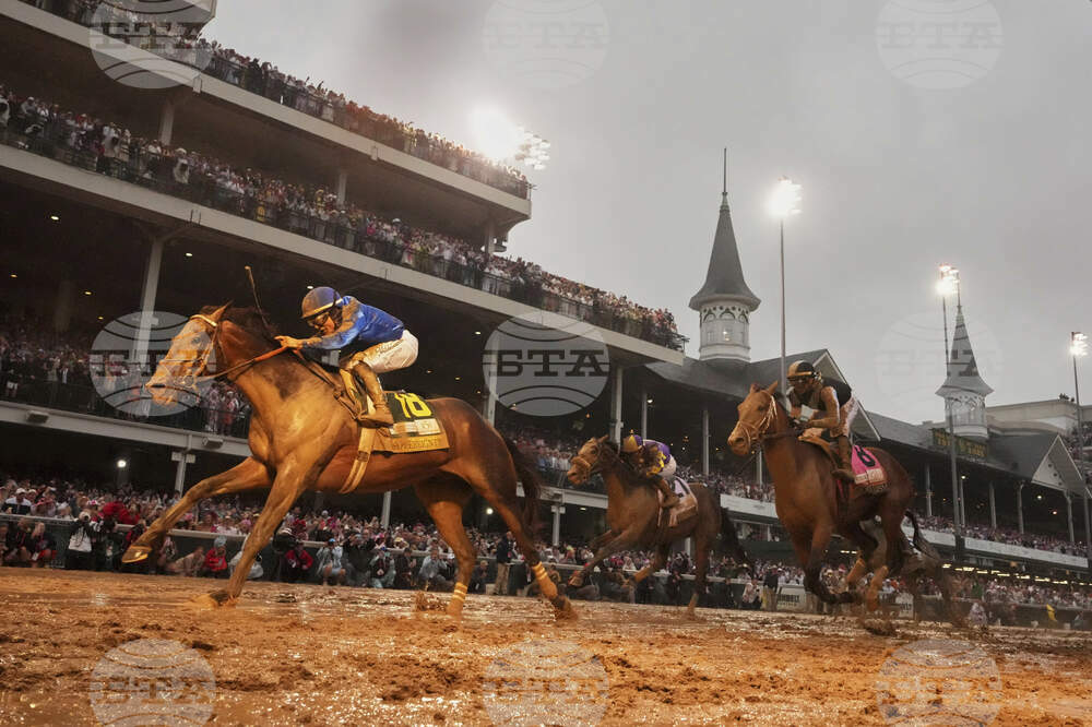 APTOPIX Kentucky Derby Horse Racing