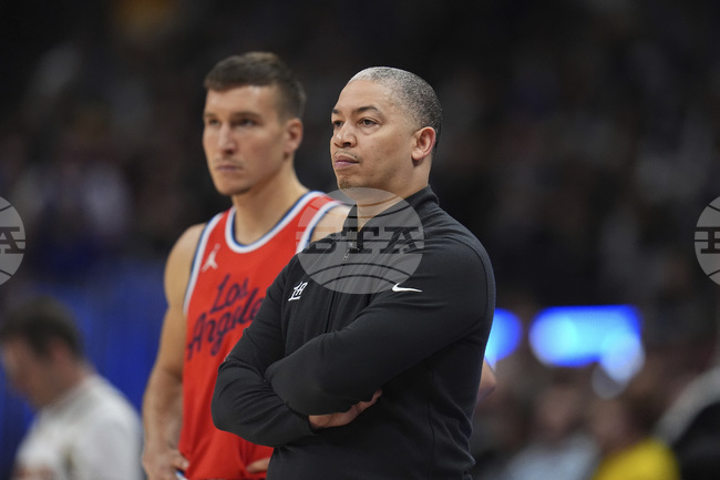 Треньорът на Лос Анджелис Клипърс Тайрън Лу към Богдан Богданович: "Няма да се откажем от теб по никакъв начин"
