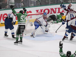 APTOPIX Avalanche Stars Hockey