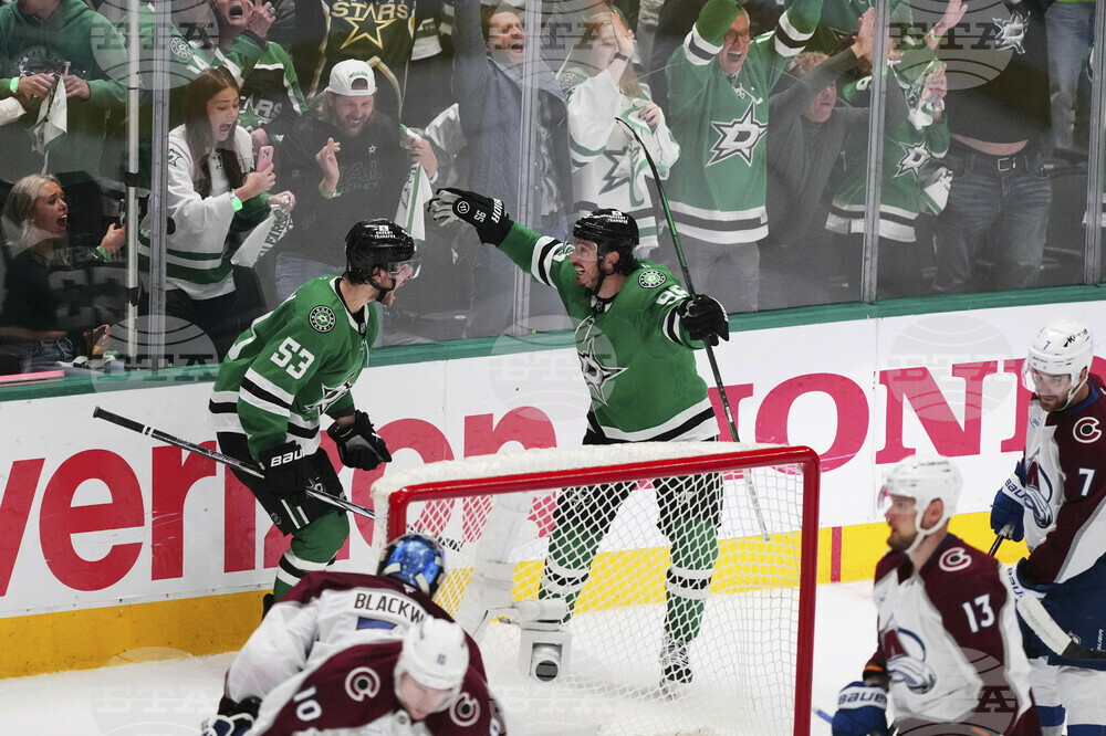 APTOPIX Avalanche Stars Hockey