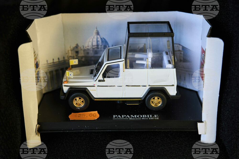 Vatican Conclave Souvenirs Photo Gallery