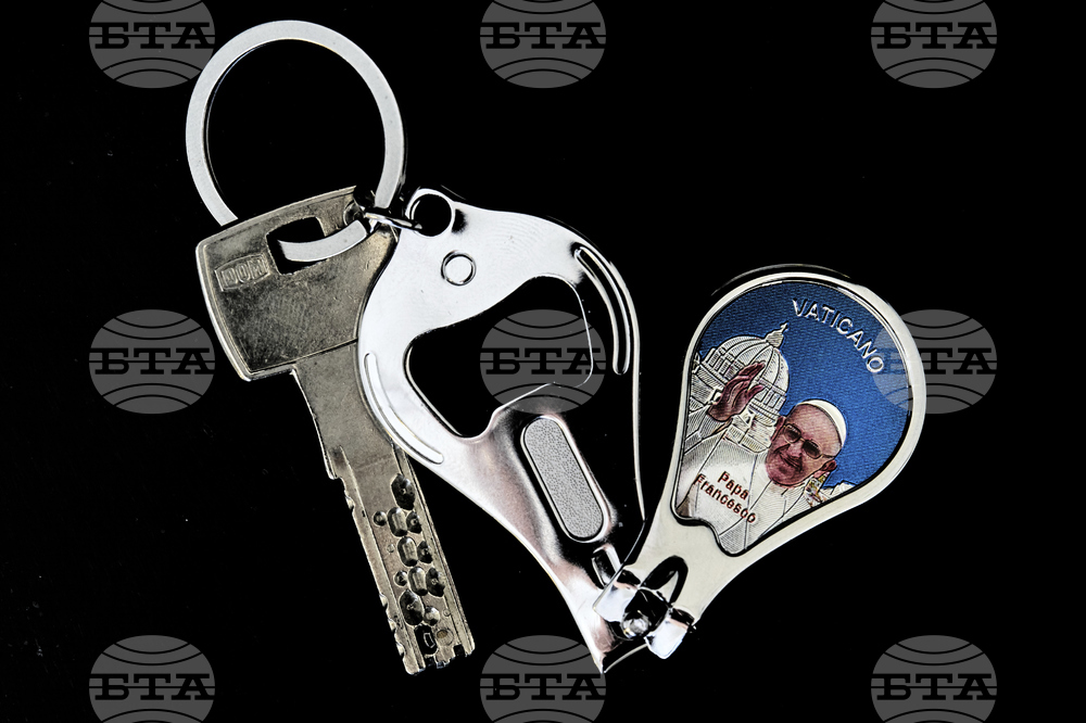 Vatican Conclave Souvenirs Photo Gallery