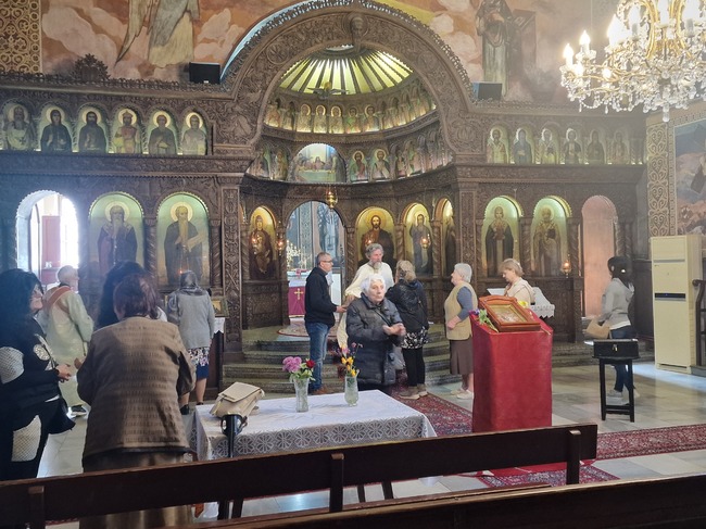 Третата неделя на Възкресение е денят на жените-християнки, отбеляза в проповедта си отец Славчо Проданов от Търговище