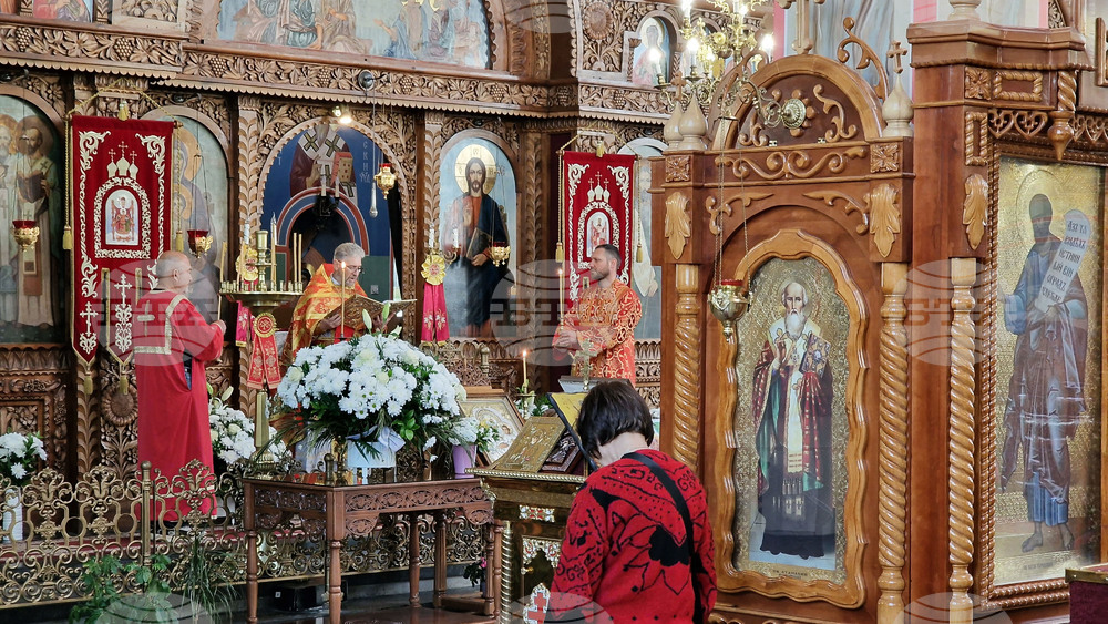 Шумен - отец Красимир - литургия