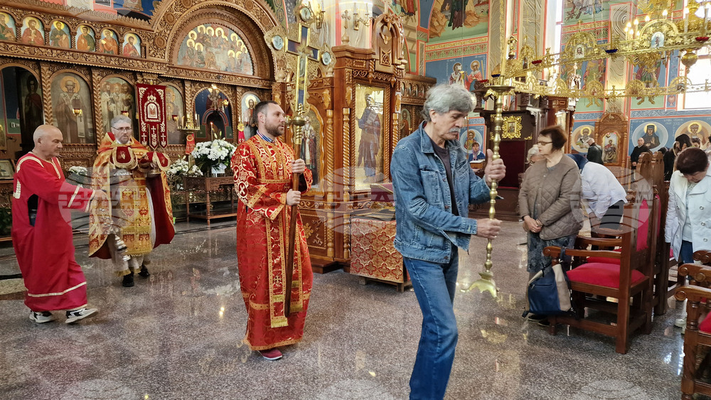 Шумен - отец Красимир - литургия
