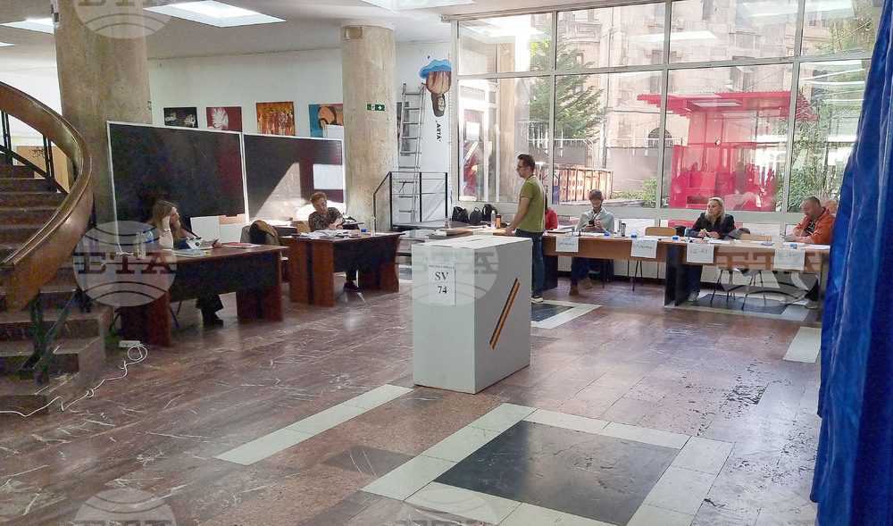 Румъния се сблъсква с вълна от дезинформация преди втория тур на президентските избори, предупреждават наблюдатели и анализатори