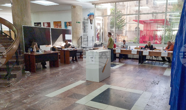 Romanians Vote for President