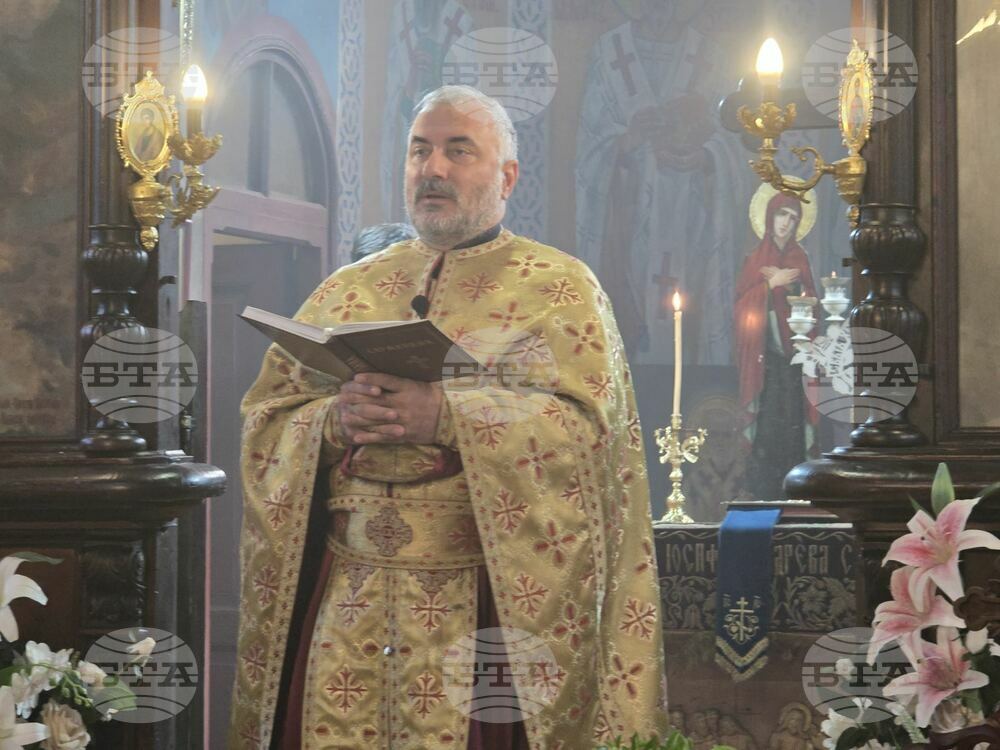 От жените зависи нашето оцеляване и бъдеще като християнска нация, каза отец Велико в добричкия храм "Света Троица"
