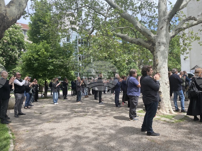 Стотици колеги, приятели и почитатели изпратиха певеца от Музикалния театър Богомил Спиров