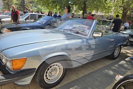 Ловеч - автомобили - ретро парад