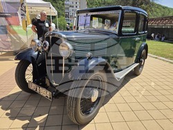 Ловеч - автомобили - ретро парад